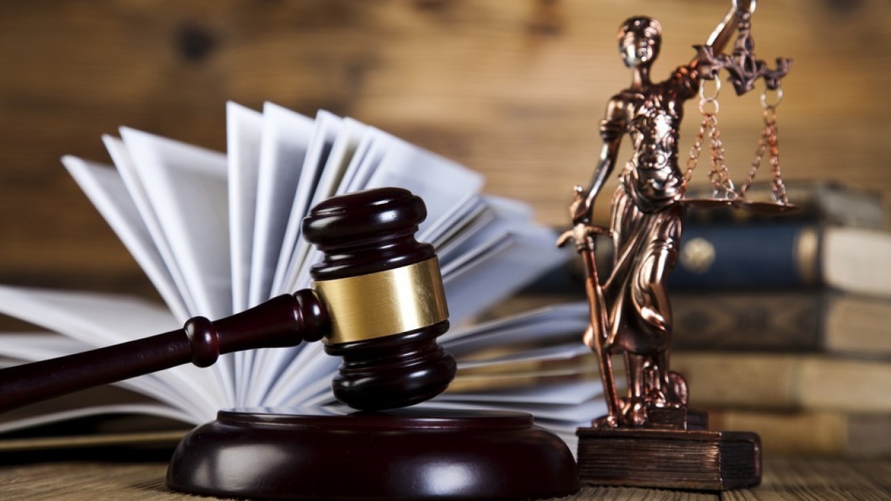 Теледидар жүргізушілерімен жыныстық қатынасты онлайн көріңіз