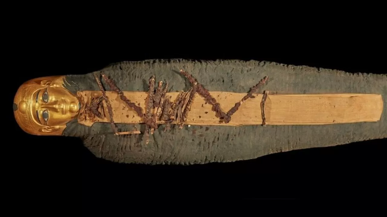 Золотое сердце и … язык обнаружили ученые у 2300-летней мумии мальчика