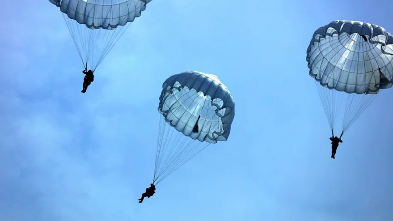 Десантник на парашюте картинки