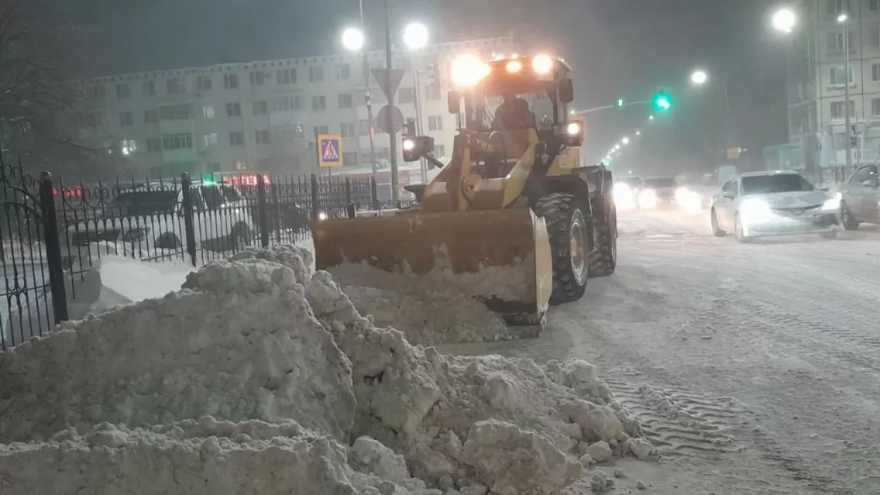 Свыше 36 тысяч кубометров снега за ночь вывезли из Астаны