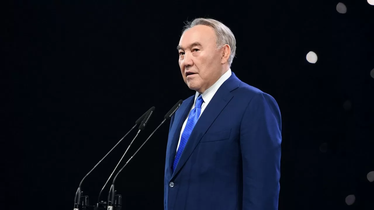 Конституционный суд признал утратившим силу закон о лидере нации