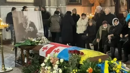 Похороны Вахтанга Кикабидзе прошли в Тбилиси