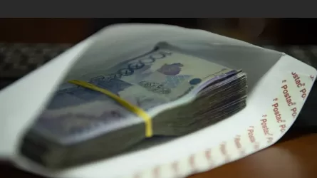 В Алматы чиновника изобличили в получении взятки на 12 млн тенге