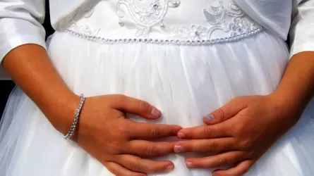 15-летнюю девочку выдали замуж на юге Казахстана