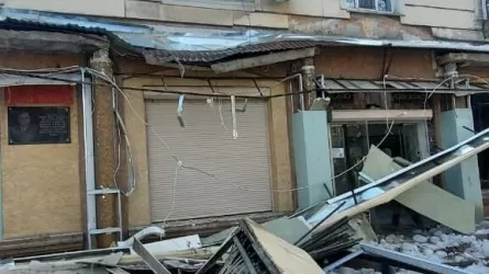 Балкон жилого дома рухнул в Шымкенте
