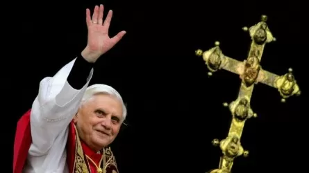 Католики всего мира прощаются с Бенедиктом XVI