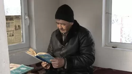По 2 книги в день. Самого читающего охранника нашли в Туркестанской области