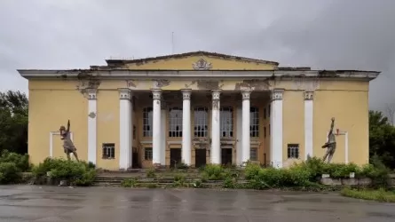 В Темиртау власти обещают восстановить заброшенное здание ДК энергетиков