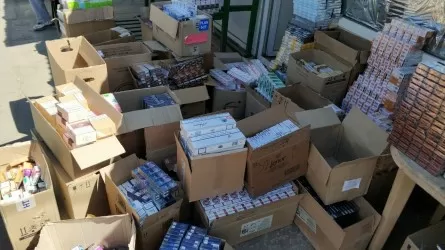 Более 164 тысяч единиц контрафактных товаров уничтожили в Алматы