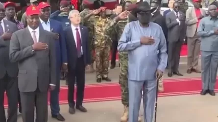 В Южном Судане журналистов задержали за видео с помочившимся президентом
