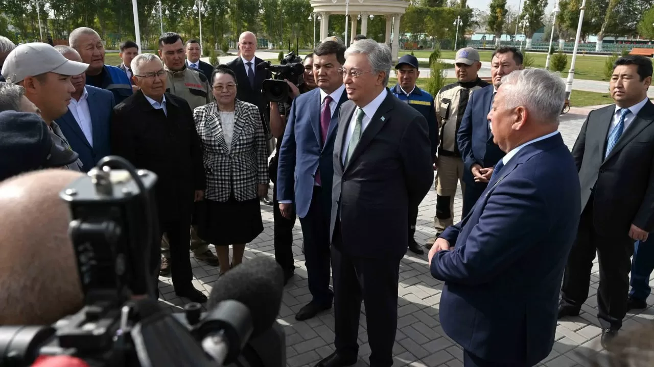 Президент "Еңбек аллеясында" еңбек адамдарымен жүздесті