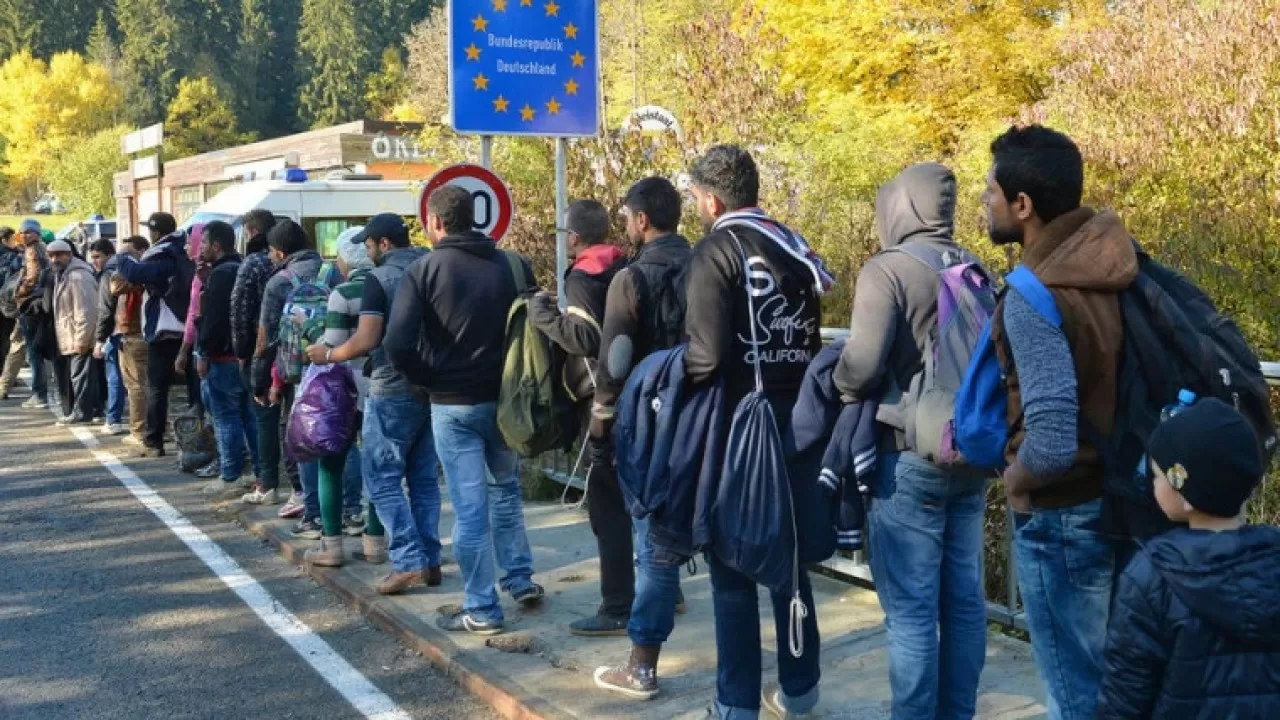 Нелегальная миграция в Германию достигла пика за 7,5 года