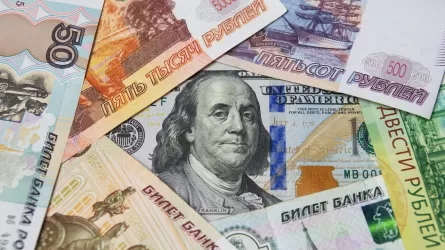 Сколько стоят основные валюты в обменниках Казахстана 8 октября?