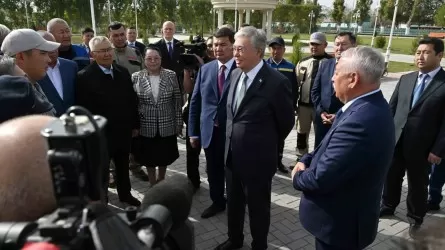 Президент «Еңбек аллеясында» еңбек адамдарымен жүздесті