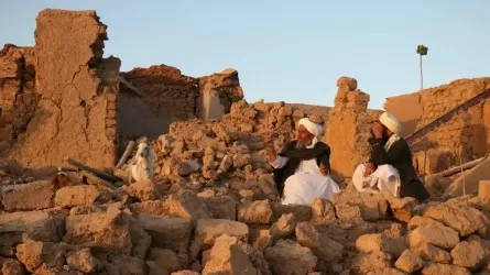 Число жертв землетрясения в Афганистане превысило 2,4 тыс. человек