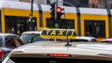 Таксист в Алматы взял с пассажира 40 тысяч тенге