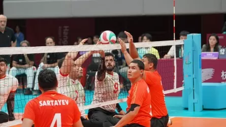 Азиатские параигры: Казахстан завоевал серебро по волейболу сидя