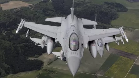 В Украине назвали сроки получения первых истребителей F-16