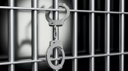 Выбивали признания пытками: полицейских осудили в Астане