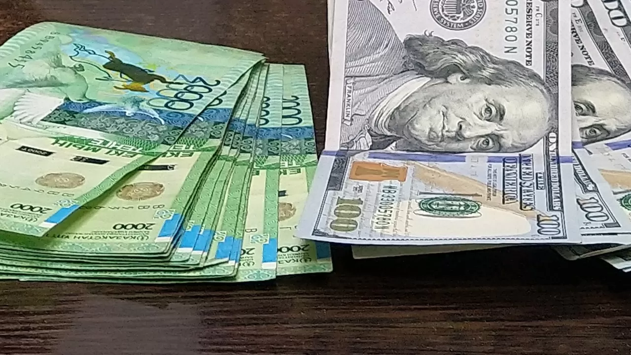 Сколько иностранной валюты можно вывезти из Казахстана?