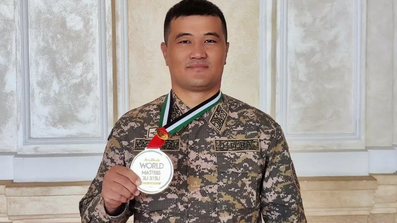 Золотую медаль выиграл на чемпионате мира по джиу-джитсу сержант из Казахстана 