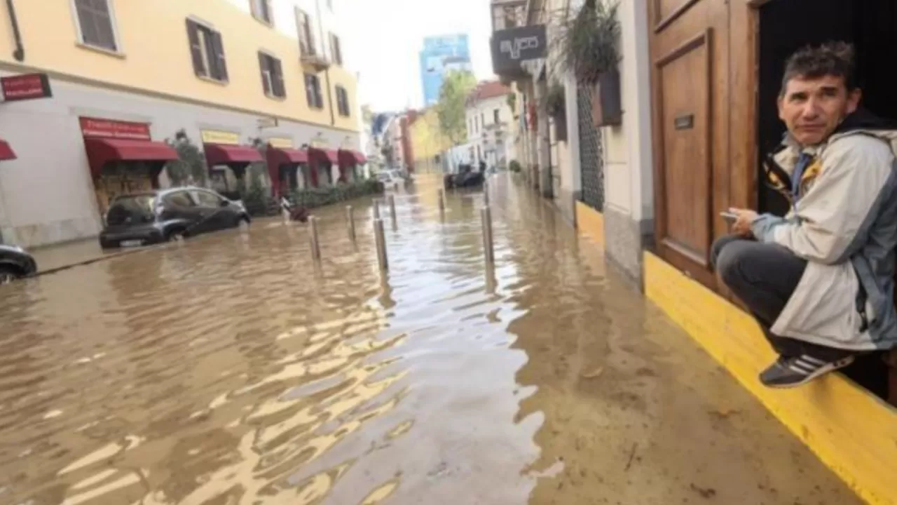 Миланда су тасқыны: қаланың барлық аудандары су астында қалды