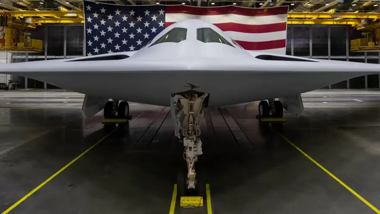 В США совершил первый полет бомбардировщик нового поколения