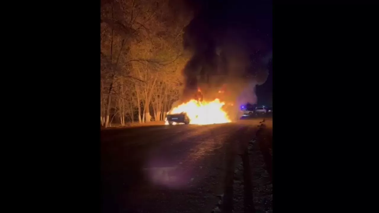 "Алматы-Қорғас" тас жолында екі автокөлік соқтығысып жанып кетті