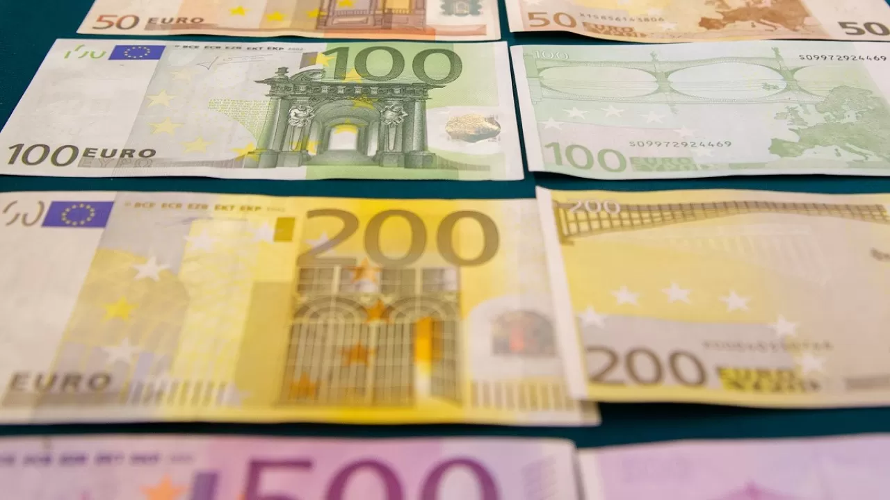 Сколько сбережений откладывают в Европе? 