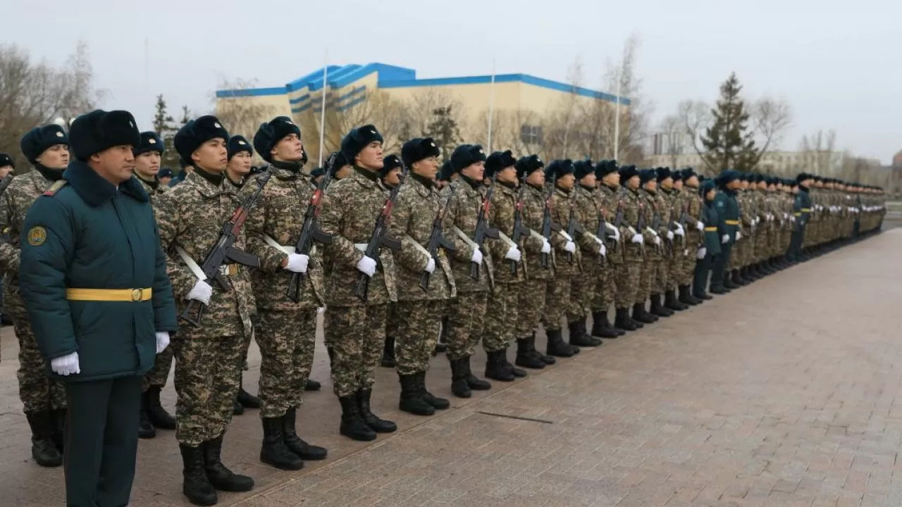 Астанада күзгі әскерге шақырылған жас сарбаздар Отанға адал қызмет етуге ант берді