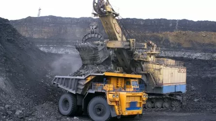 Правительство Казахстана определило список компаний, которым разрешат экспортировать уголь