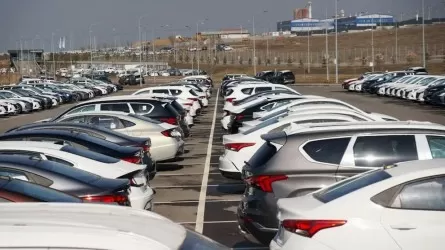 Сколько авто ввезли в Казахстан за последние шесть месяцев  