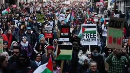 Палестиналықтарды қолдау үшін Лондон көшелеріне 300 мың адам шықты 