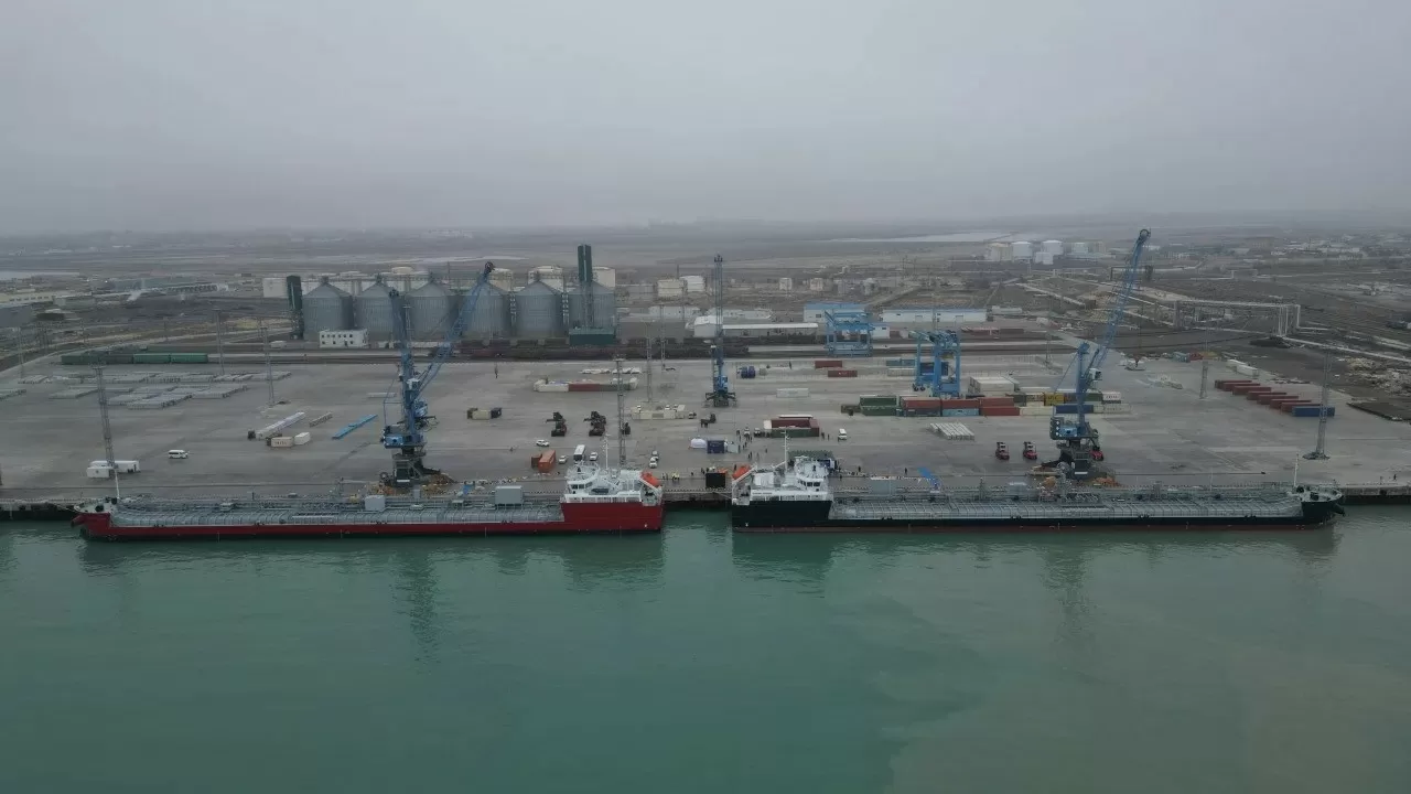 Ақтау портында жаңа мұнай құю танкерлерін салтанатты қабылдау рәсімі өтті