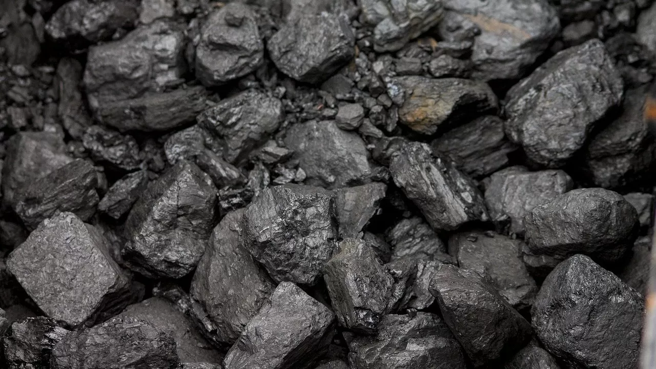 В какие страны уходит казахстанский уголь?  