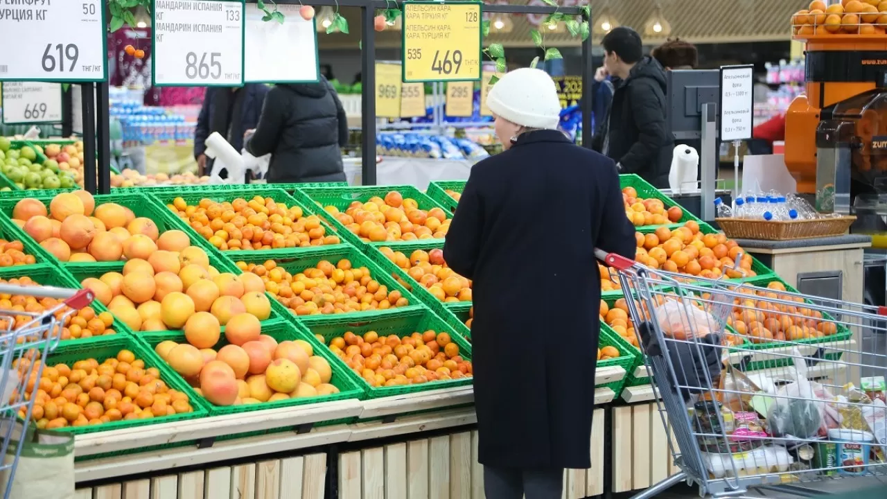 Мажилисмены пожаловались на ситуацию на рынке "Кенжехан" в Алматы, которым 10 лет владели Назарбаевы  