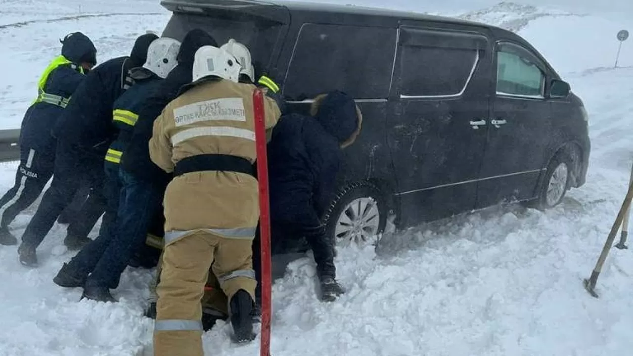 Шұғыл ақпарат: Республикалық маңызы бар автожолдардың кейбір бөлігінде қозғалыс шектелді