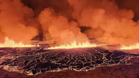Вулкан извергается в Исландии