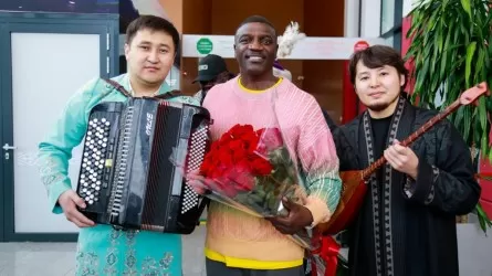 Akon Астанаға келді 