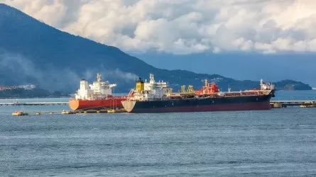 Компания BP полностью приостановила перевозку нефти через Красное море