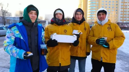 10 добрых дел: как волонтеры помогают жителям Астаны в морозы