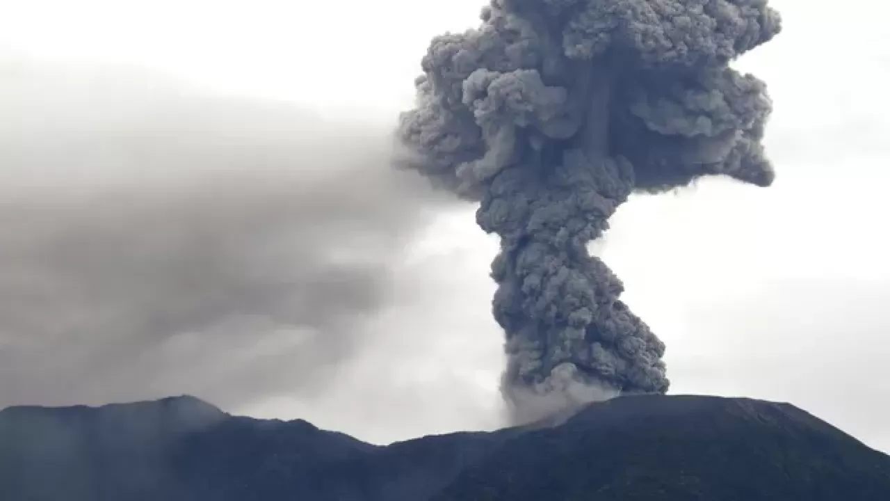 В Индонезии при извержении вулкана погибли 22 человека