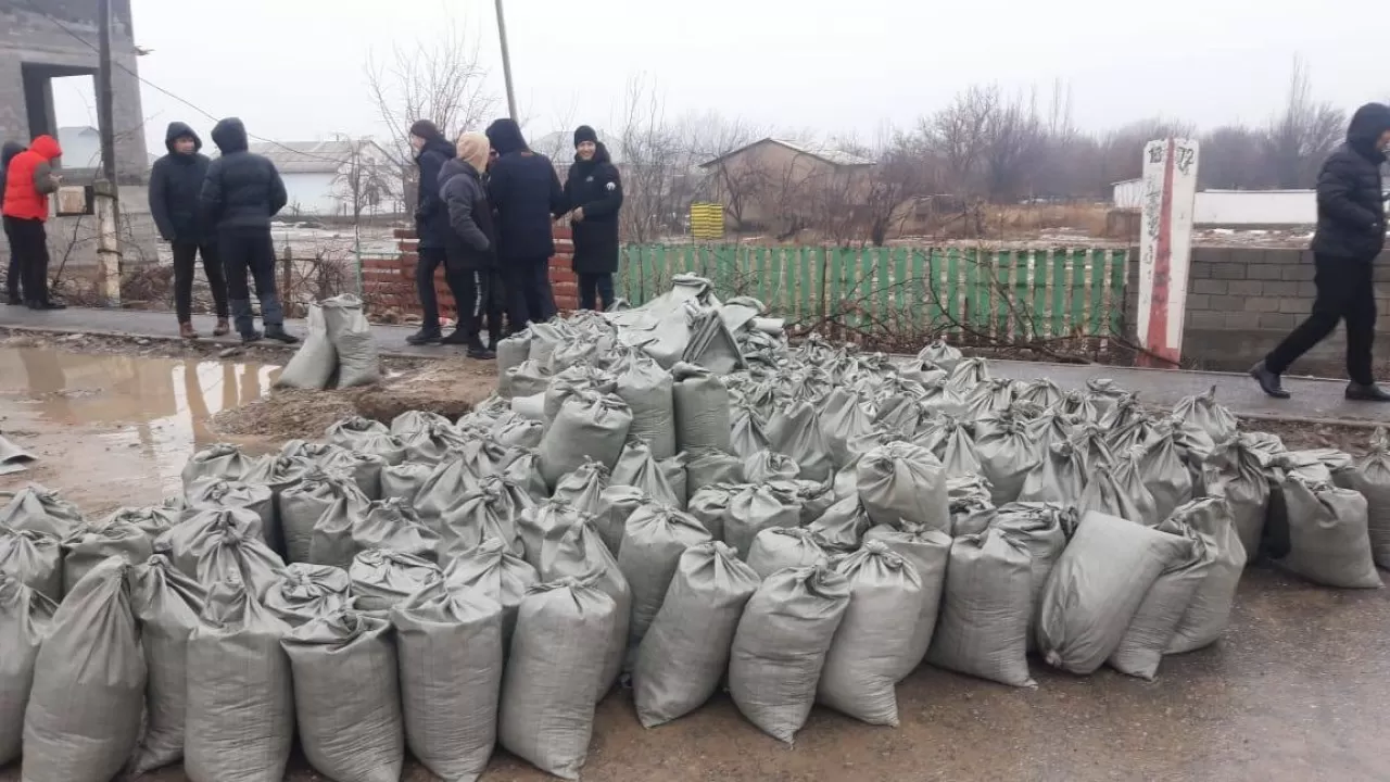 МЧС показали подтопленный город Арысь в Туркестанской области