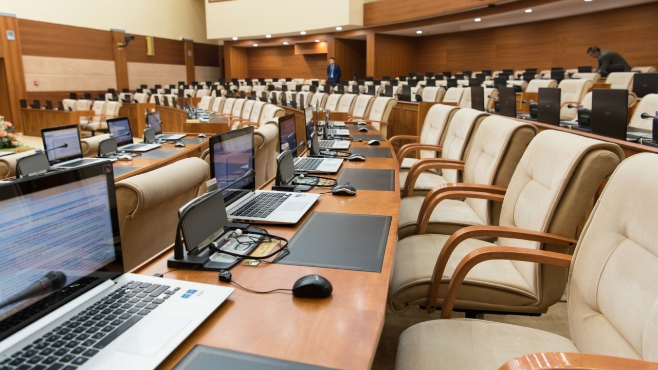 Порно суретші Илья