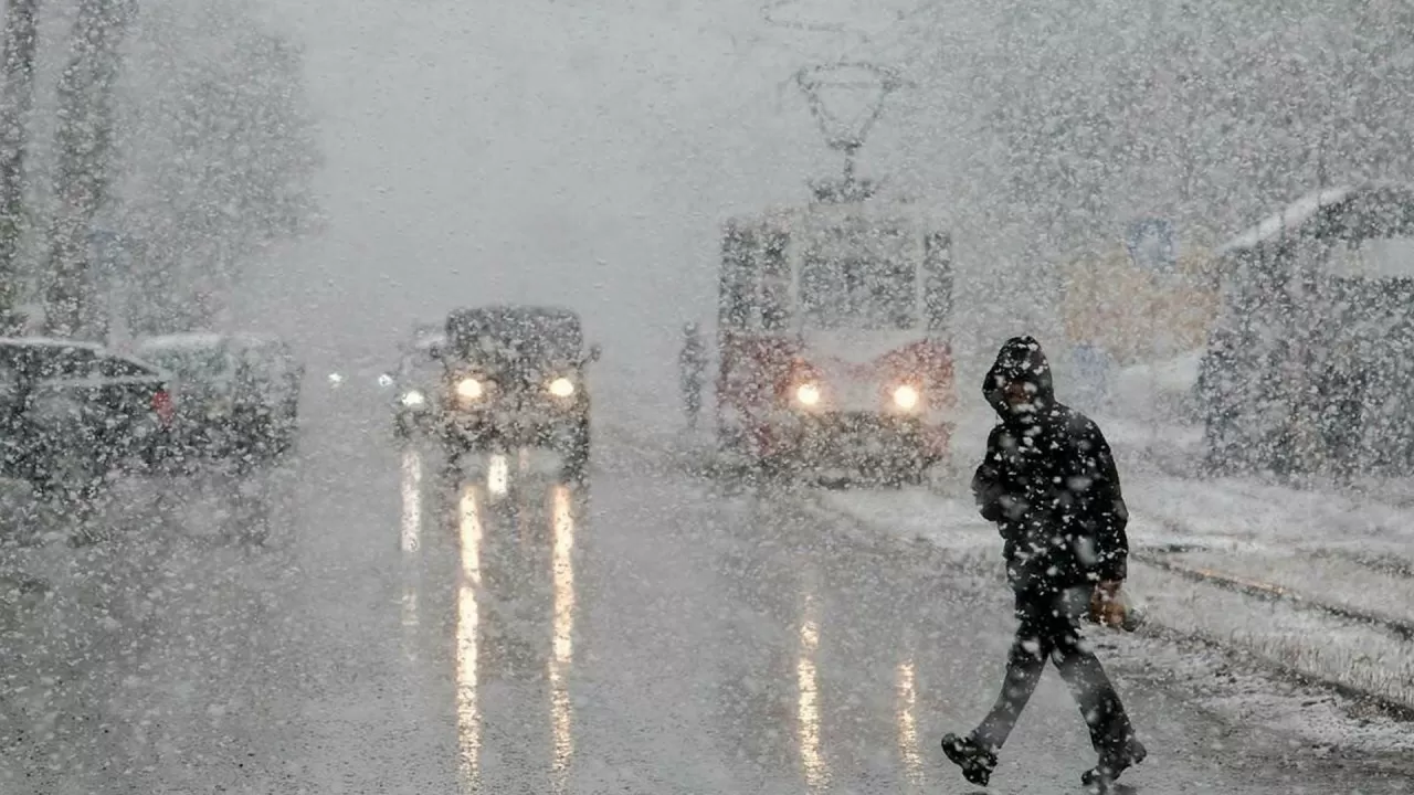 Снег с метелью и дожди обещают в Казахстане на 9 февраля