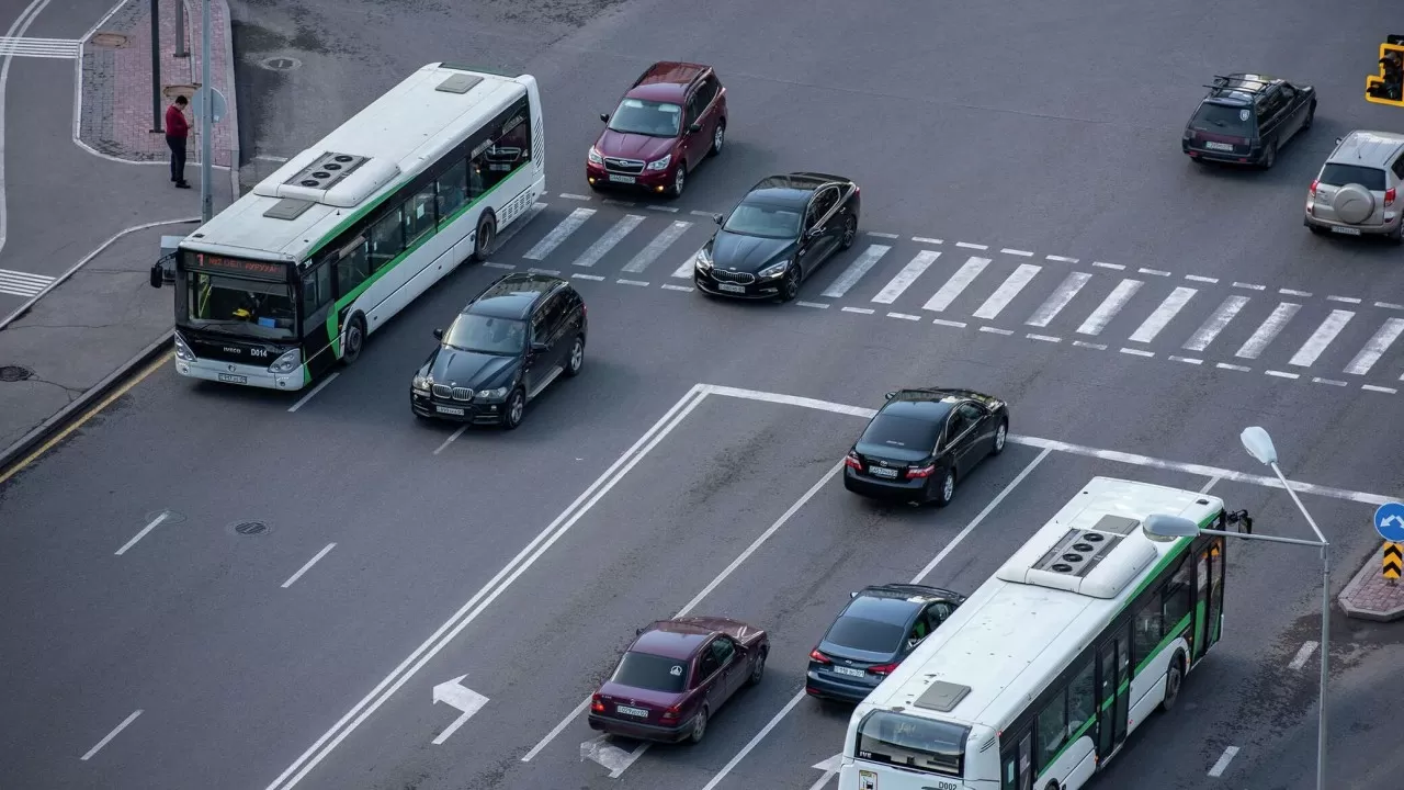 Елордада көліктерге автобус жолағымен жүруге рұқсат берілмек