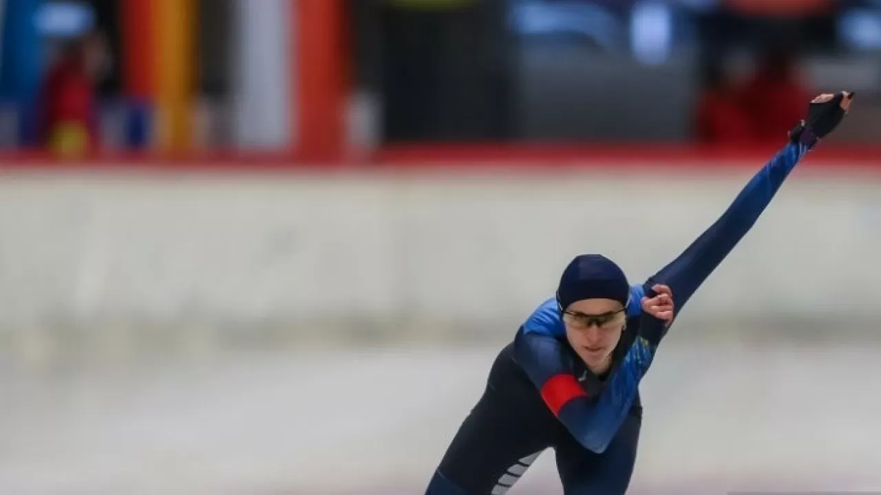 Казахстанка завоевала сразу две медали на этапе Кубка мира по конькобежному спорту  