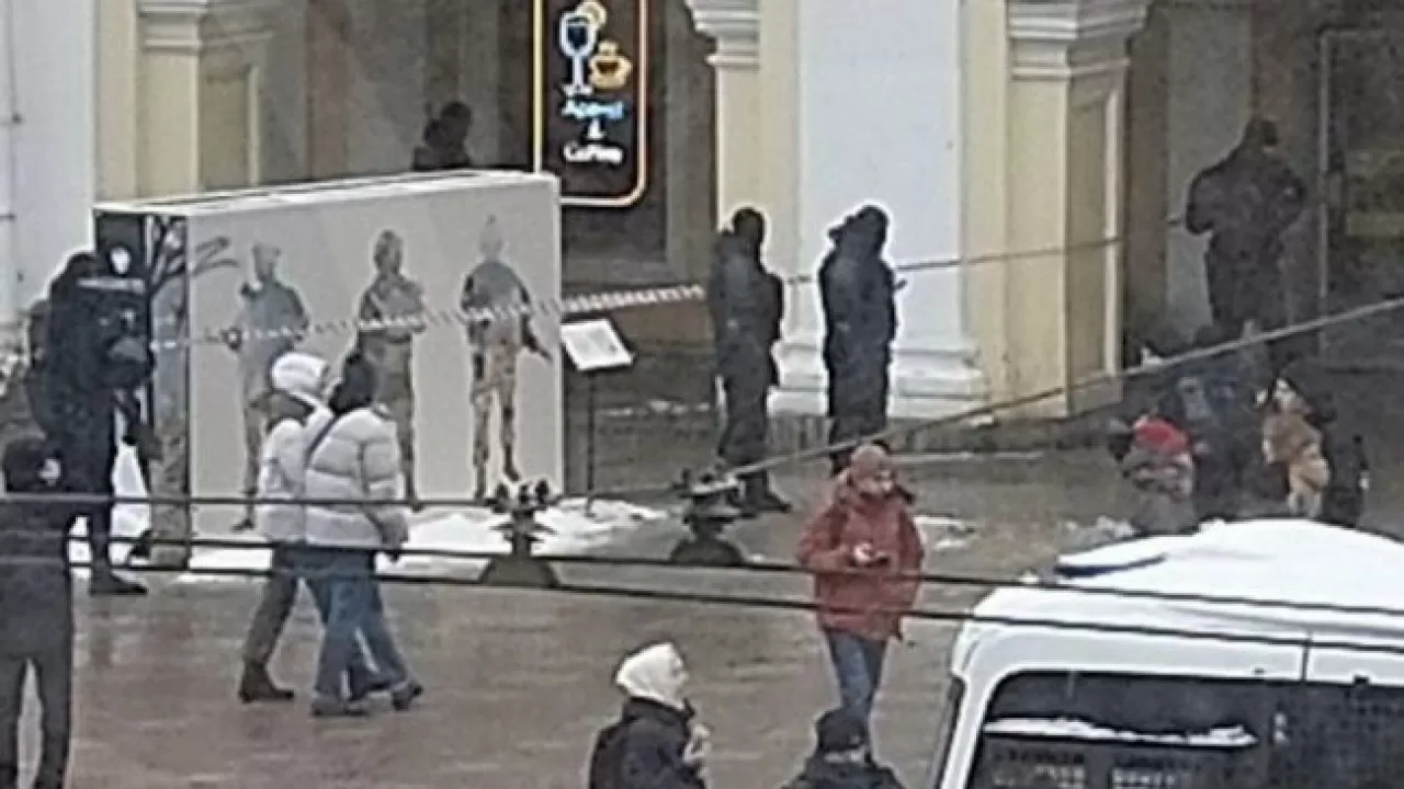 Санкт-Петербургте белгісіз біреу полиция қызметкеріне оқ жаудырды
