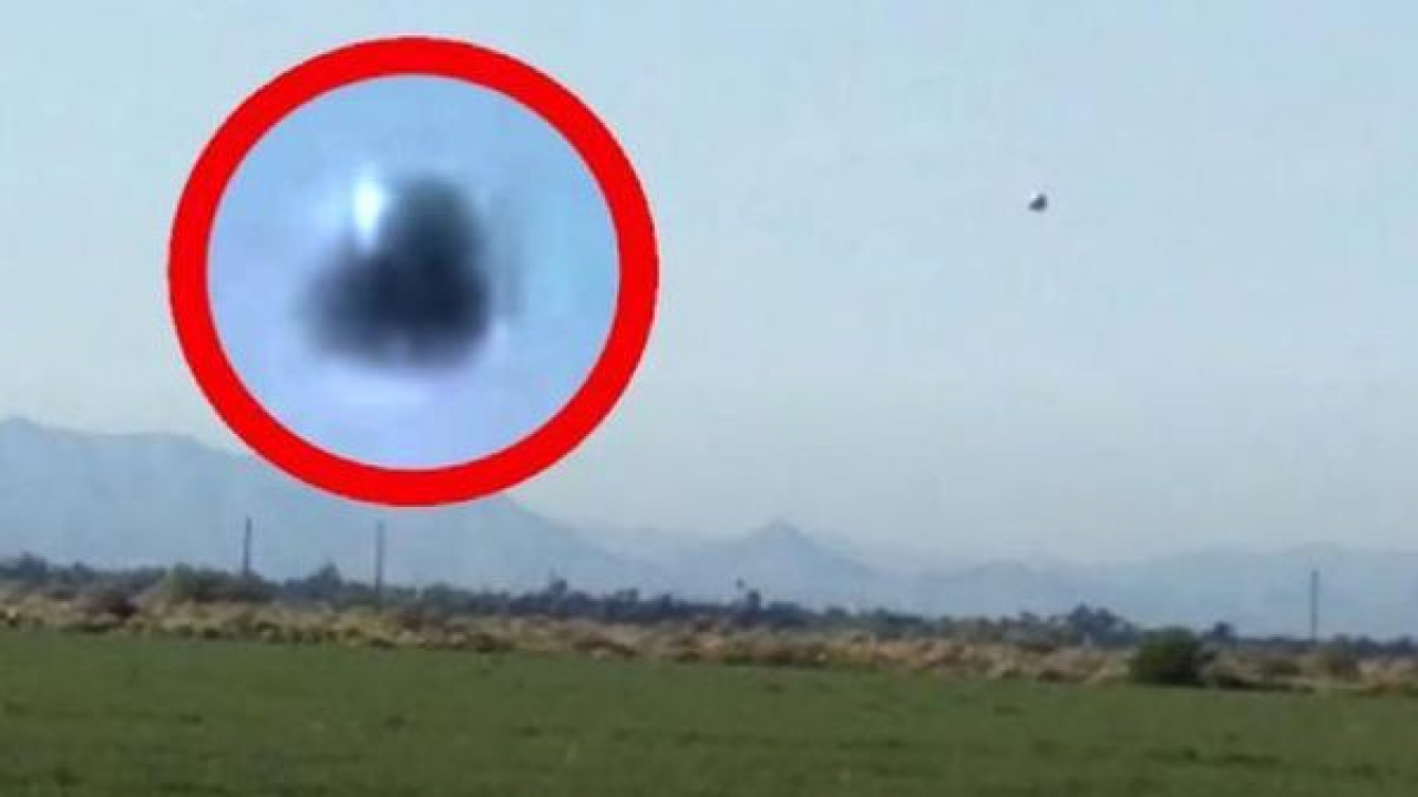 Сбитый шар. НЛО UFO неопознанные летающие объекты. Военные США сбили неопознанный летающий объект. Летающая тарелка в Америке. Летающая тарелка в небе.