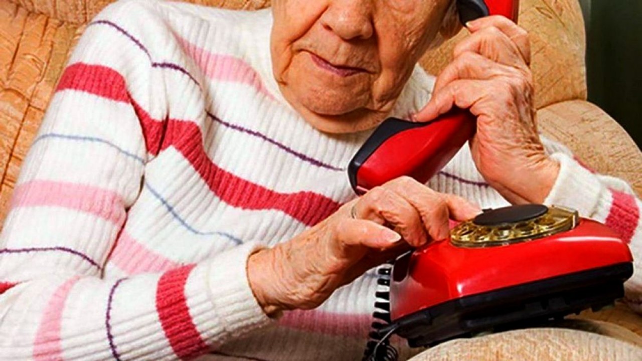 Старый женщина номер телефона